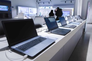 در هنگام خرید لپ تاپ استوک به چه نکاتی باید توجه کرد؟