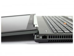خرید لپ تاپ دست دوم گرافیک دار HP Workstation 8570w  پردازنده i7 نسل 3 گرافیک 1GB مناسب برای کارهای گرافیکی و گیمینگ