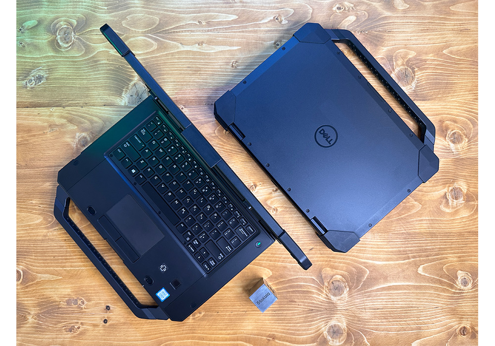 قابلیت حمل لپ تاپ استوک Dell Latitude 5420 Rugged در محیط کاری خطرناک