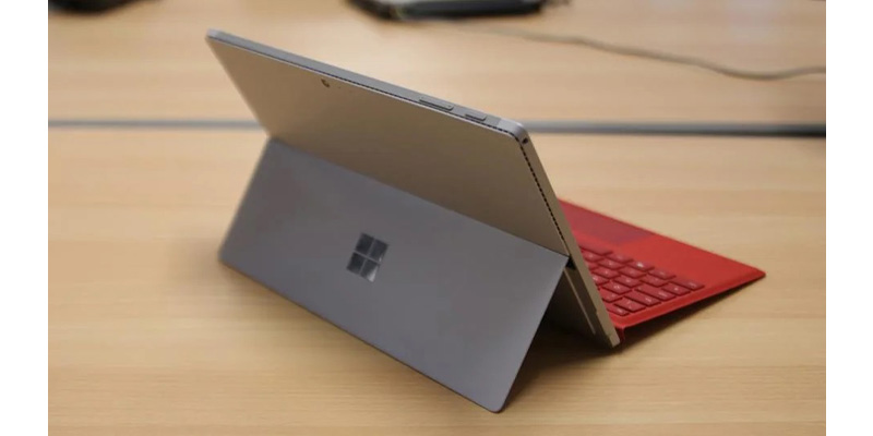 تبلت ویندوزی دست دوم Microsoft Surface Pro 4 i7