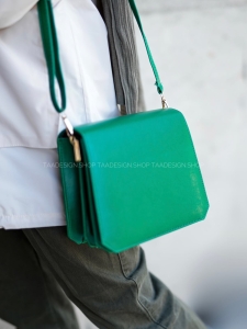 کیف دوشی جدید دخترانه مدل دلوین رنگ سبز پررنگ برند تادیزاین