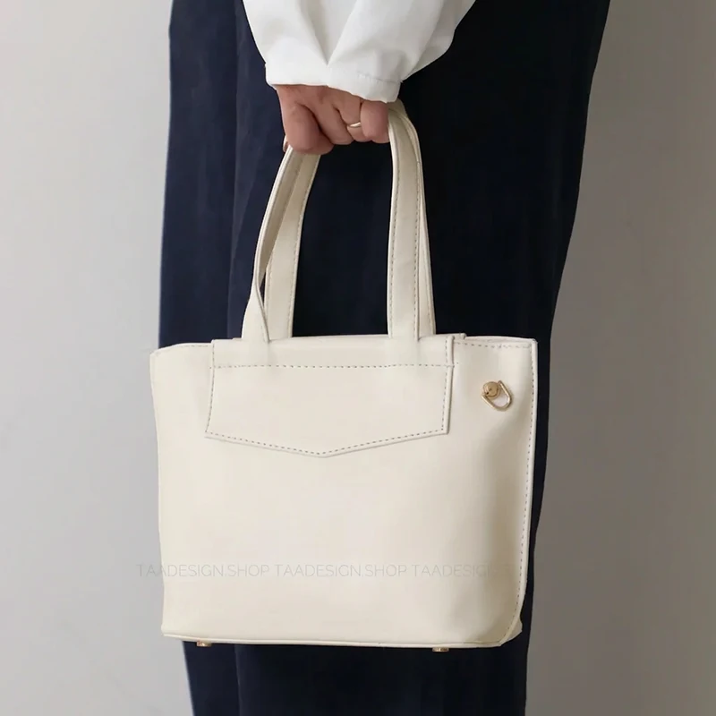 کیف با رنگ سفید ابری