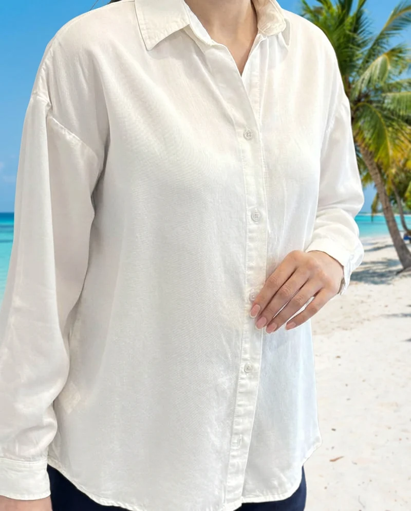 شومیز به رنگ سفید ابری