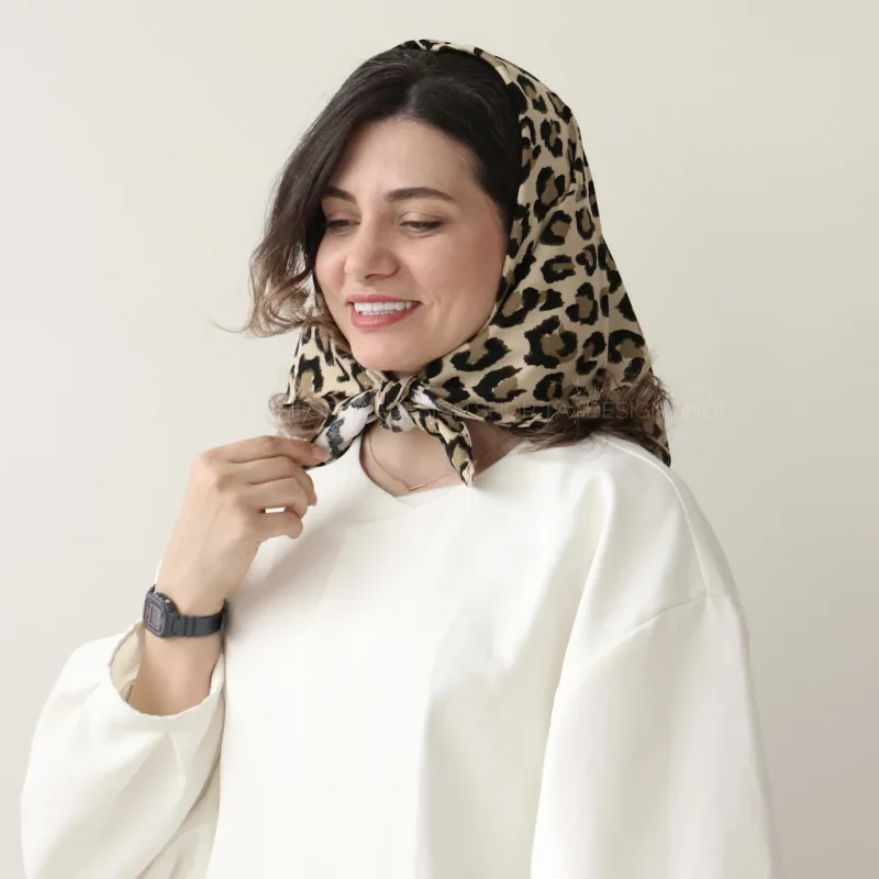 مینی اسکارف مدل کلود