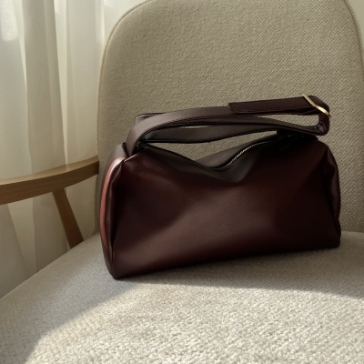 کیف دوشی زنانه مدل مایلو