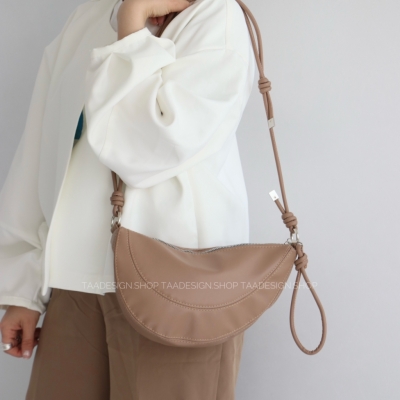 کیف دوشی زنانه مدل دیدار