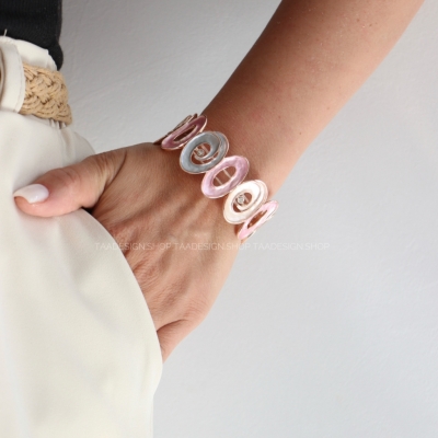 بنگل زنانه میناکاری شده حلزون نگین دار مدل Bb8006