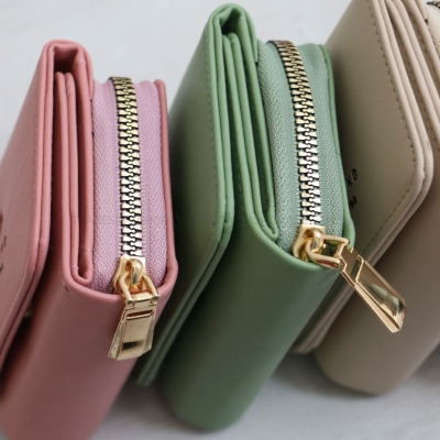 کیف پول و جاکارتی باتن