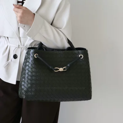 کیف زنانه بزرگ مدل بوسار