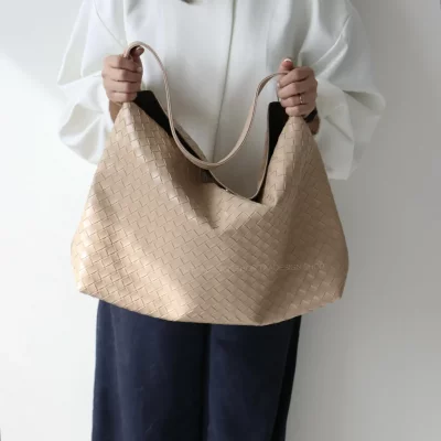 کیف زنانه بزرگ مدل هلنا