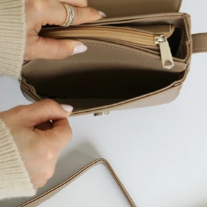 کیف زنانه دوشی مدل سوزی