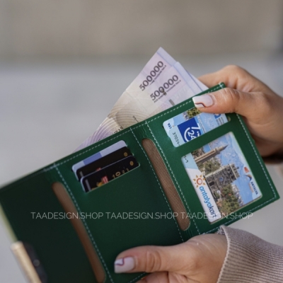 کیف پول و جاکارتی مونیکا