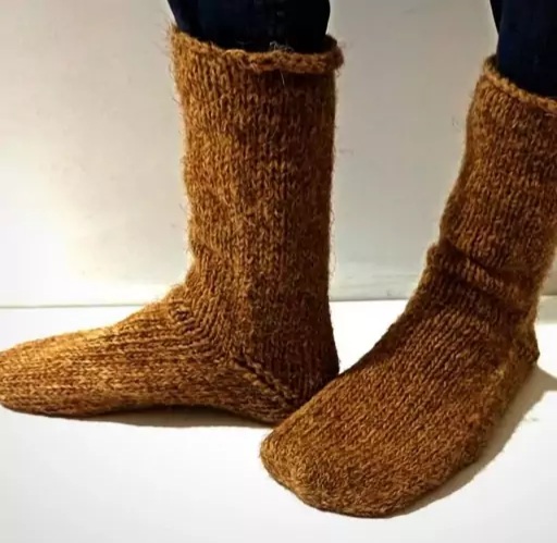 جوراب پشمی گوسفندی قهوه ای