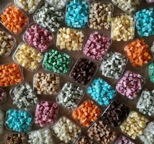 قند سفید نیشکر طعم گل محمدی (1 کیلوگرم)