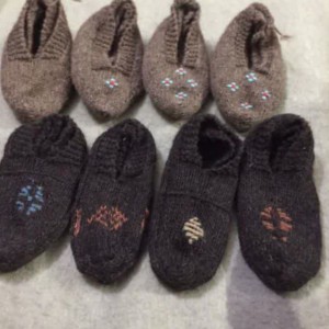 پاپوش خود رنگ عشایری پشم گوسفندی