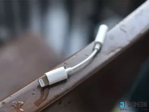 تبدیل اصلی لایتنینگ به aux جک 3.5 میلیمتری اپل Apple Lightning To 3.5mm Headphone Jack Adapter