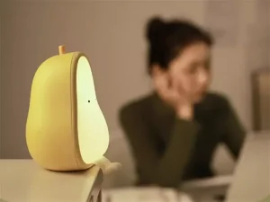 چراغ خواب رومیزی شارژی فانتزی کودکانه طرح گلابی Cute Fruit Pear lamp Silicone Night Light USB Rechargeable Cartoon Bedroom H-L-16