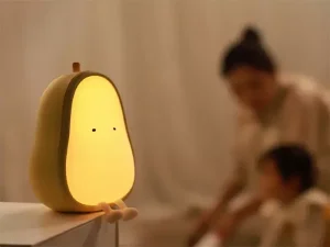 چراغ خواب رومیزی شارژی فانتزی کودکانه طرح گلابی Cute Fruit Pear lamp Silicone Night Light USB Rechargeable Cartoon Bedroom H-L-16