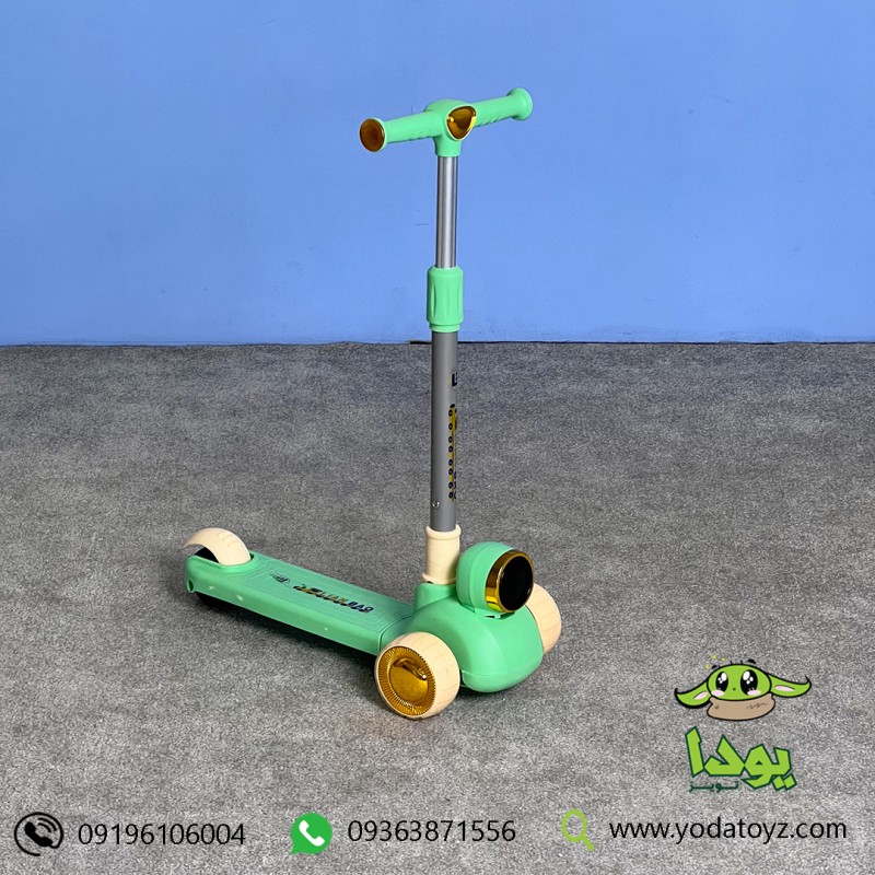 اسکوتر تاشو کودک چراغدار رنگ سبز کد 2006