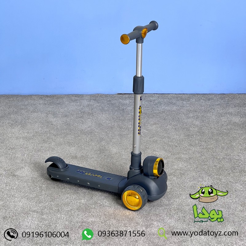 اسکوتر تاشو کودک چراغدار رنگ ذغالی کد 2006