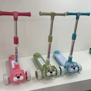 اسکوتر کودک طرح کارتنی شیر مدل 2148 رنگ آبی