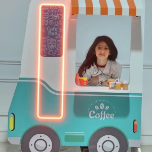 اسباب بازی مشاغل کافه چوبی نئونی طرح ماشین