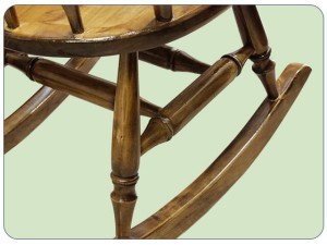 تصویر از پایه‌های صندلی چوبی مدل راک