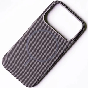 کیفیت قاب محافظ فیبر کربن مگنتی آیفون 17پرو مکس ماسک