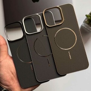 قاب کربن گوشی آیفون 17 پرو مجیک ماسک
