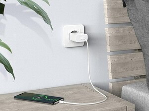 شارژر دیواری اصلی تایپ‎سی 20 وات اپل برای آیفون و آی‌پد Apple 20W Type-C Poxer Adapter