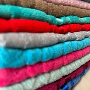 حوله ابریشم فاضل مدل گلبرگ سایز40*80 سانتی متر