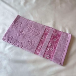 حوله ابریشم فاضل مدل گلبرگ سایز40*80 سانتی متر
