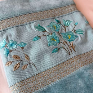 حوله گل برجسته اعلا فاباریس مدل لیلیوم سایز 50x90 سانتی متر