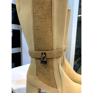 بوت بلند زنانه طرح گوچی قفل‌دار کد 02 رنگ مطابق تصویر