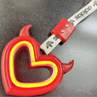 آویز تزیینی خودرو سوریکاوا چراغ دار نئونی