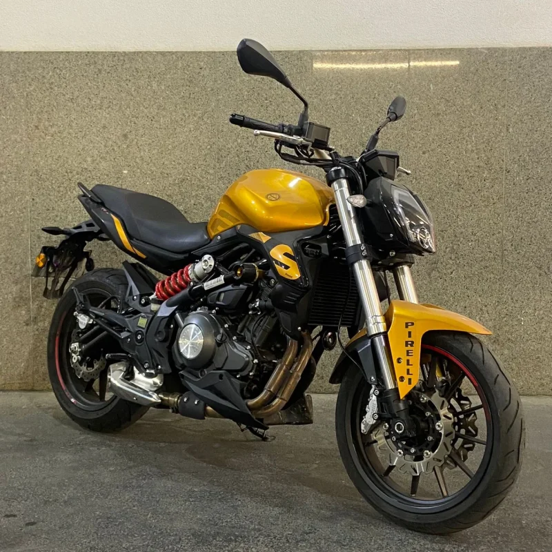 موتور سیکلت بنلی ۲۵۰ جفت سیلندر مدل ۱۴۰۱ (کارکرده)