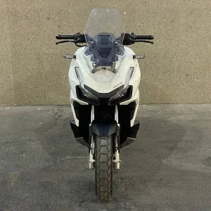 موتور سیکلت هوندا adv160 سفید مات (کارکرده)