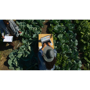 لپ تاپ 14.2 اینچی اپل مدل MacBook Pro MDE34 2025 LLA-M5-24GB RAM-1TB SSD