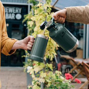 فلاسک استنلی مدل CLASSIC EASY-POUR GROWLER کد F 2021 گنجایش 2 لیتر