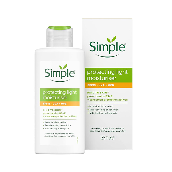 کرم مرطوب‌کننده و محافظت‌کننده سیمپل مدل Protecting Light Moisturiser SPF 15 حجم 125 میل