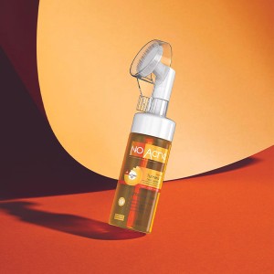 فوم شستشو روشن کننده و ضد لک نوآکنه حاوی عصاره زردچوبه مناسب پوست چرب حجم ۱۵۰ میل