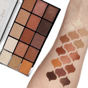 پالت سایه چشم ۱۵ رنگ رولوشن مدل Reloaded Iconic Fever با پیگمنت فوق‌العاده و تناژ گرم وزن هر سایه ۱.۱ گرم