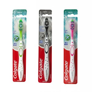 مسواک کلگیت با خاصیت سفیدکننده پیشرفته و مجهز به پد پولیش دندان برس مدیوم (تنوع رنگی رندوم)