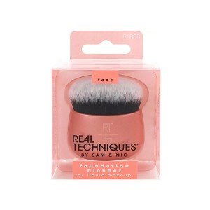 براش کرم پودر ریل تکنیک مدل RT213 محو کننده و پخش کننده فونداسیون مناسب آرایش پایه و یکدست صورت