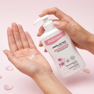 ژل بهداشتی بانوان باباریا مدل Rosa Mosqueta با خاصیت تنظیم pH و التیام‌بخش حجم 300ml