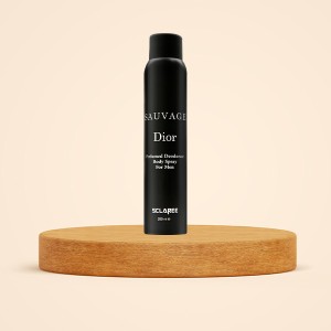 اسپری بدن مردانه اسکلاره مدل Sauvage Dior با رایحه خنک، تند، مرکباتی و چوبی حجم 200ml