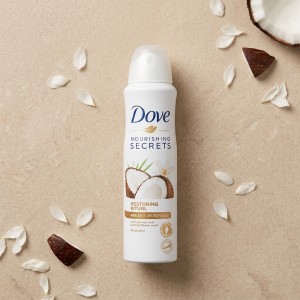 اسپری ضدتعریق زنانه داو مدل Coconut &amp; Jasmine Flower محافظت ۴۸ ساعته و نرم‌کننده پوست