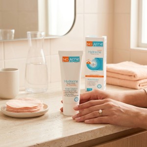 ژل کرم آبرسان نوآکنه مدل Hydracne با فرمول Oil-Free و کنترل سبوم مناسب پوست چرب