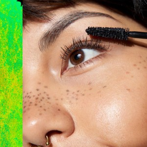 خرید ریمل اسنس مدل false lash effect مشکی با فرمول وگان برای مژه‌های بلند