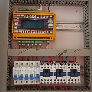 کنترلر دما و رطوبت 4 سنسور